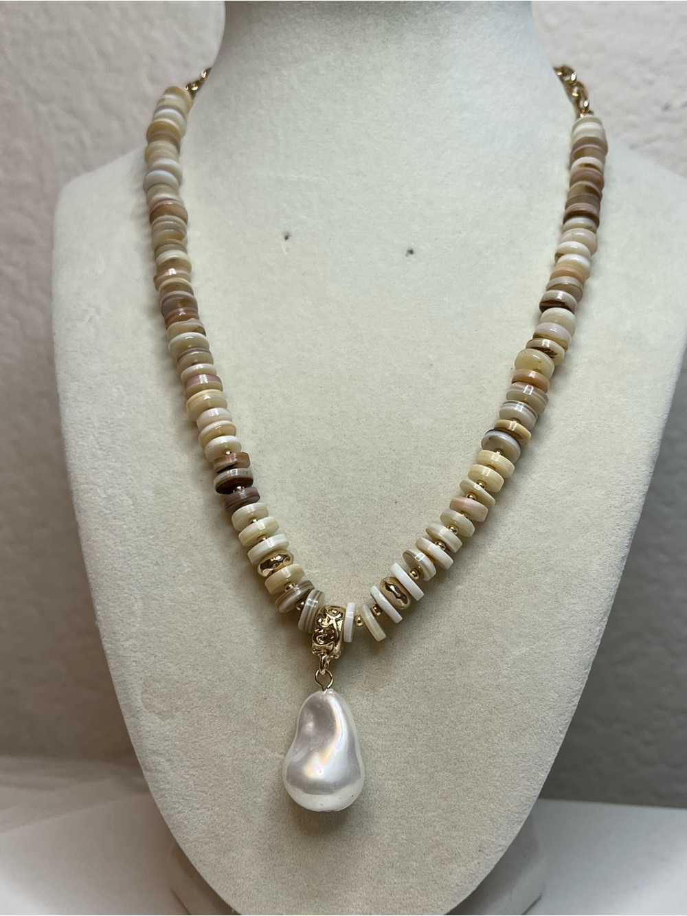 Time Tru Shell Chip Necklace Beach Island Faux Pearls Pendant 23”